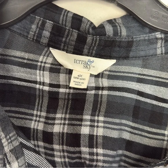 Terra & Sky Dark Gray Black White Oversized Button Down Shirt Size 28W NWT - Picture 7 of 11